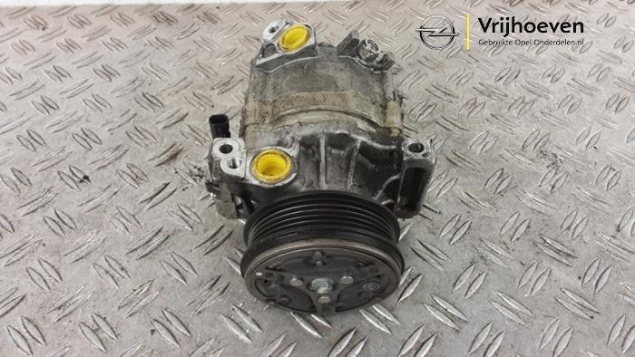 Usagé Compresseur de clim Opel Karl 1.0 12V Prix € 75,00 Règlement à la marge proposé par Autodemontage Vrijhoeven B.V.