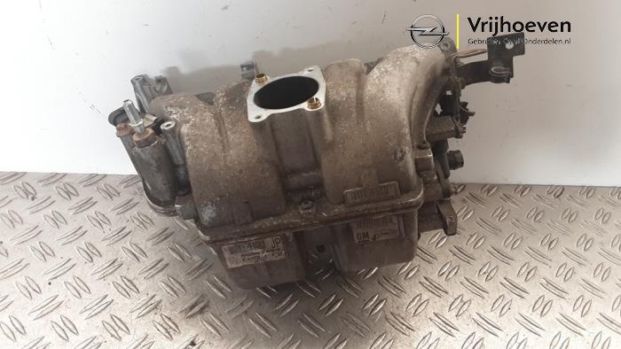 Używane Kolektor dolotowy Opel Astra H GTC (L08) 1.6 16V Twinport Cena € 150,00 Procedura marży oferowane przez Autodemontage Vrijhoeven B.V.