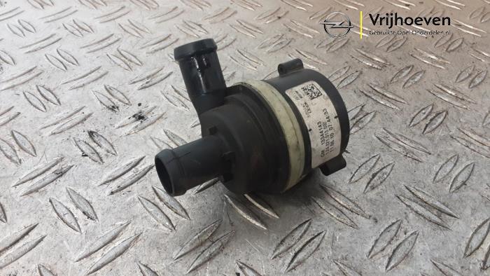 Begagnade Extra vattenpump Opel Corsa D 1.3 CDTi 16V ecoFLEX Pris € 30,00 Marginaltabell erbjuds av Autodemontage Vrijhoeven B.V.