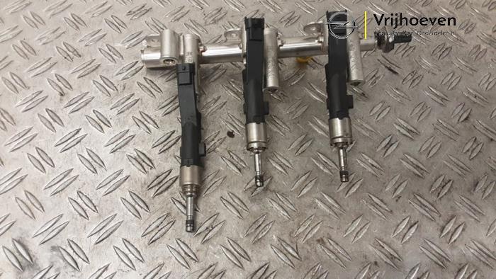 Usagé Système d'injection Opel Crossland (X) 1.2 Turbo 12V Prix € 120,00 Règlement à la marge proposé par Autodemontage Vrijhoeven B.V.