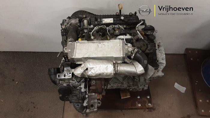 Engine from a Opel Astra K 1.5 CDTi 122 12V 2019