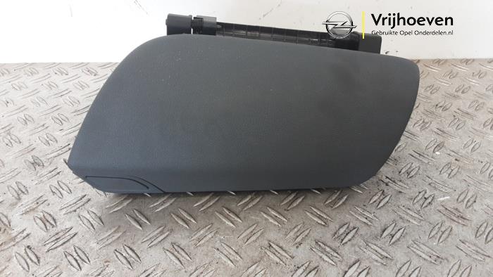 Begagnade Handskfack Opel Mokka/Mokka X 1.7 CDTI 16V 4x4 Pris € 75,00 Marginaltabell erbjuds av Autodemontage Vrijhoeven B.V.