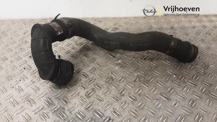 Usagé Tuyau intercooler Opel Zafira Tourer (P12) 1.6 CDTI 16V ecoFLEX 136 Prix € 100,00 Règlement à la marge proposé par Autodemontage Vrijhoeven B.V.