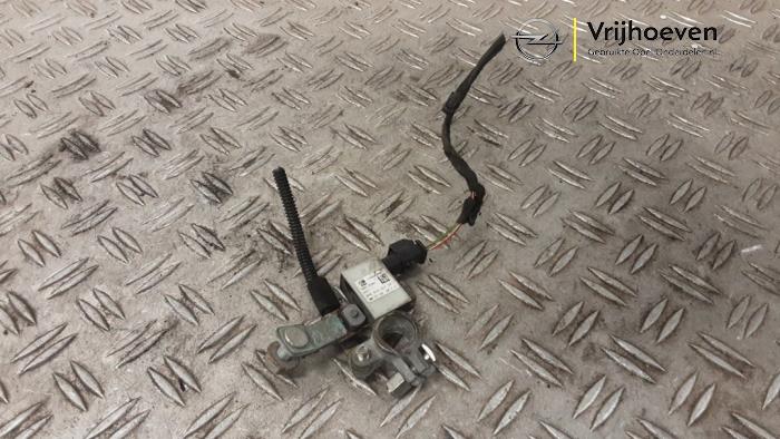 Begagnade Batterisensor Opel Zafira Tourer (P12) 1.6 CDTI 16V ecoFLEX 136 Pris € 20,00 Marginaltabell erbjuds av Autodemontage Vrijhoeven B.V.