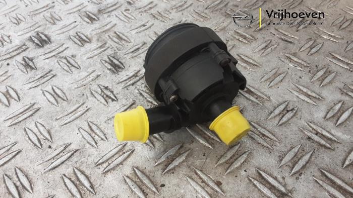 Begagnade Extra vattenpump Opel Vivaro 1.6 CDTI BiTurbo 120 Pris € 30,00 Inklusive moms erbjuds av Autodemontage Vrijhoeven B.V.