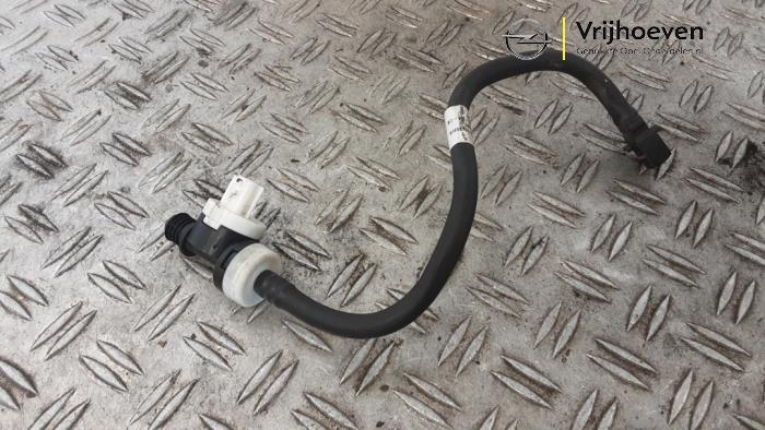 Usagé Conduit (divers) Opel Vivaro 1.6 CDTI BiTurbo 120 Prix € 75,00 Prix TTC proposé par Autodemontage Vrijhoeven B.V.