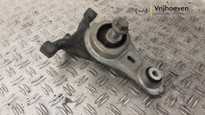 Used Engine mount Opel Vivaro 1.6 CDTI BiTurbo 120 Price € 72,60 Inclusive VAT offered by Autodemontage Vrijhoeven B.V.