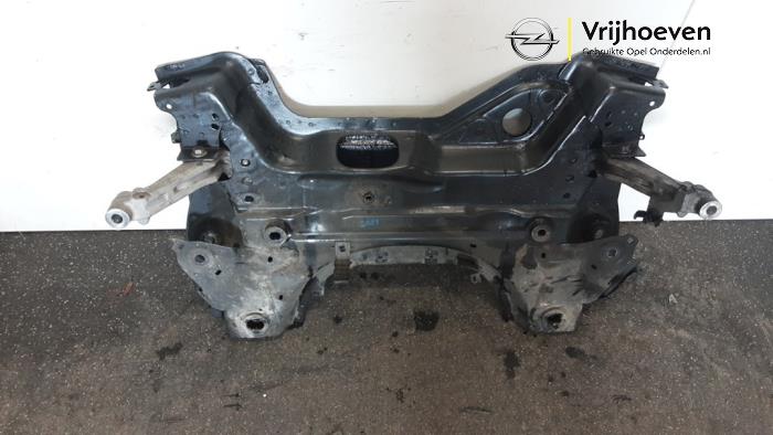 Usados Subchasis Opel Combo Cargo 1.5 CDTI 100 Precio € 130,00 IVA incluido ofrecido por Autodemontage Vrijhoeven B.V.