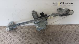 Begagnade Fönstermekanism för bakre dörr, 4-dörrars, vänster Opel Zafira (M75) 1.8 16V Ecotec Pris € 50,00 Marginaltabell erbjuds av Autodemontage Vrijhoeven B.V.