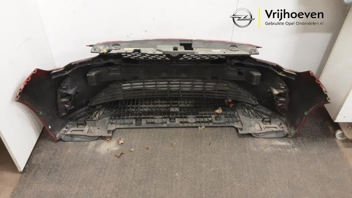 Pare-chocs avant d'un Opel Corsa F (UB/UH/UP) 1.2 Turbo 12V 100 2022