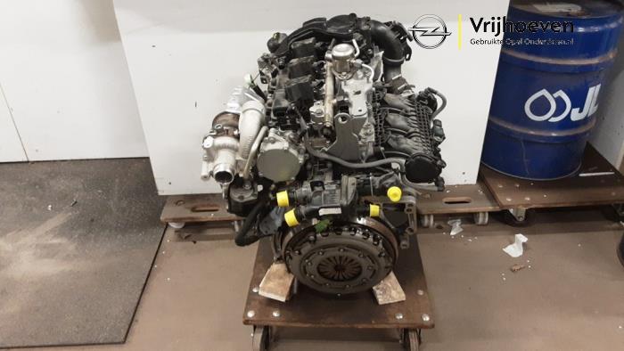 Motor van een Opel Corsa F (UB/UH/UP) 1.2 Turbo 12V 100 2022