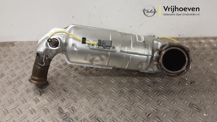 Używane Katalizator Opel Corsa F (UB/UH/UP) 1.2 Turbo 12V 100 Cena € 600,00 Z VAT oferowane przez Autodemontage Vrijhoeven B.V.