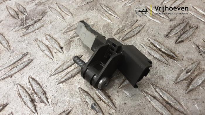 Begagnade Vevaxelsensor Opel Corsa F (UB/UH/UP) 1.2 Turbo 12V 100 Pris € 20,00 Inklusive moms erbjuds av Autodemontage Vrijhoeven B.V.