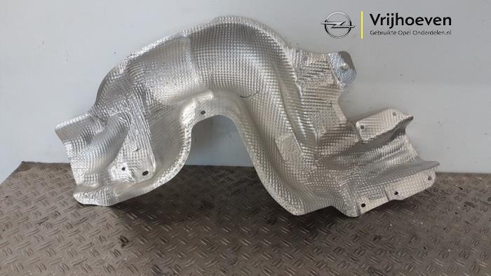 Begagnade Värmesköld Opel Corsa F (UB/UH/UP) 1.2 Turbo 12V 100 Pris € 50,00 Inklusive moms erbjuds av Autodemontage Vrijhoeven B.V.