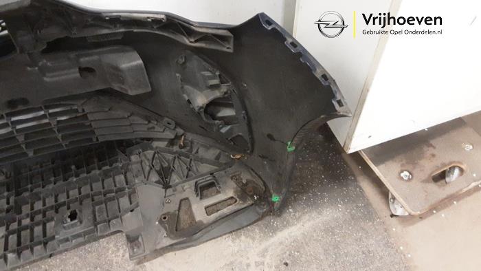Pare-chocs avant d'un Opel Corsa F (UB/UH/UP) 1.2 Turbo 12V 100 2021