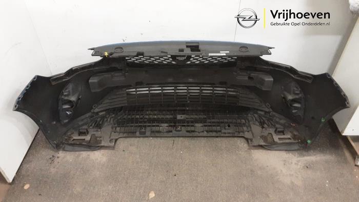 Pare-chocs avant d'un Opel Corsa F (UB/UH/UP) 1.2 Turbo 12V 100 2021