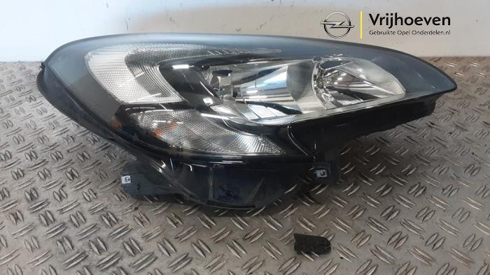 Używane Reflektor prawy Opel Corsa E 1.4 Turbo 16V Cena € 400,00 Procedura marży oferowane przez Autodemontage Vrijhoeven B.V.