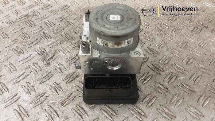 Used ABS pump Opel Corsa F (UB/UH/UP) 1.2 Turbo 12V 100 Price € 125,01 Inclusive VAT offered by Autodemontage Vrijhoeven B.V.