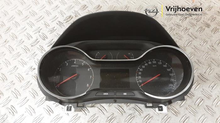 Begagnade Instrumentpanel Opel Crossland (X) 1.2 Turbo 12V Pris € 150,00 Marginaltabell erbjuds av Autodemontage Vrijhoeven B.V.
