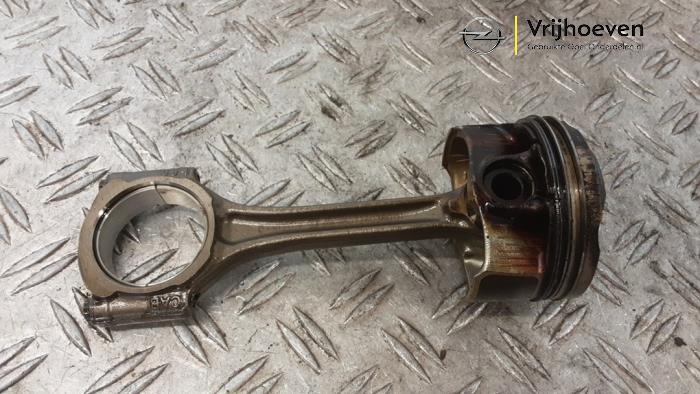 Usados Pistón Opel Crossland (X) 1.2 Turbo 12V Precio € 50,00 Norma de margen ofrecido por Autodemontage Vrijhoeven B.V.
