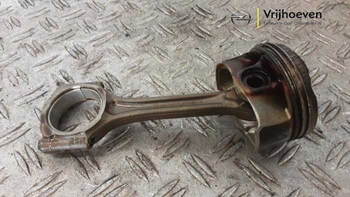 Usados Pistón Opel Crossland (X) 1.2 Turbo 12V Precio € 50,00 Norma de margen ofrecido por Autodemontage Vrijhoeven B.V.