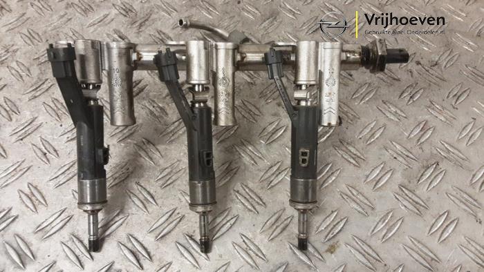Usagé Système d'injection Opel Crossland (X) 1.2 Turbo 12V Prix € 120,00 Règlement à la marge proposé par Autodemontage Vrijhoeven B.V.
