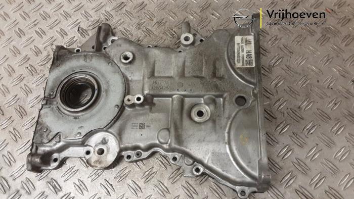 Usagé Couvercle de distribution Opel Astra K 1.4 Turbo 16V Prix € 40,00 Règlement à la marge proposé par Autodemontage Vrijhoeven B.V.