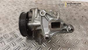 Vattenpump från en Opel Karl 1.0 ecoFLEX 12V 2015