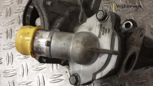 Vattenpump från en Opel Karl 1.0 ecoFLEX 12V 2015