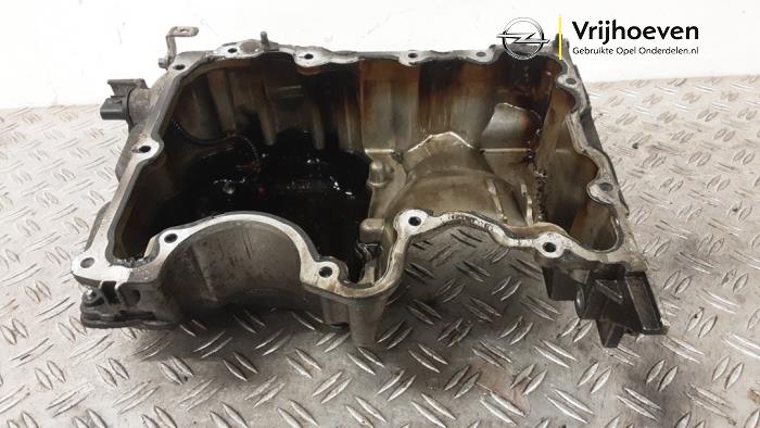 Usagé Couvercle carter Opel Corsa E 1.0 SIDI Turbo 12V Prix € 75,00 Règlement à la marge proposé par Autodemontage Vrijhoeven B.V.