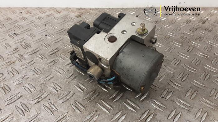 Usagé Pompe ABS Opel Astra G Caravan (F35) 1.7 DTL Prix € 25,00 Règlement à la marge proposé par Autodemontage Vrijhoeven B.V.