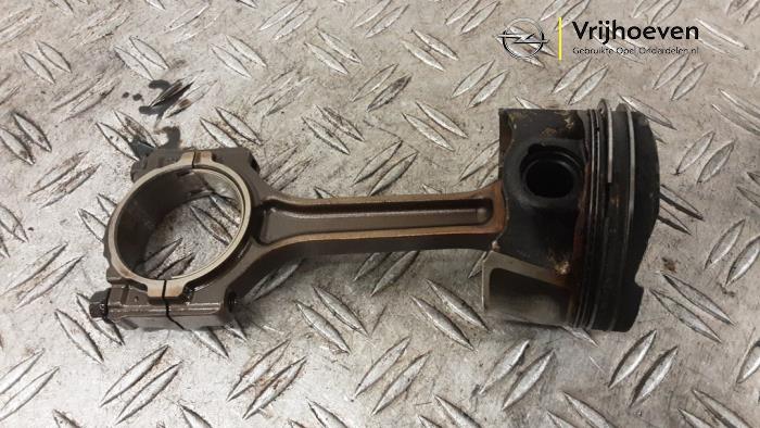 Usados Pistón Opel Adam 1.0 Ecotec 12V SIDI Turbo Precio € 50,00 Norma de margen ofrecido por Autodemontage Vrijhoeven B.V.