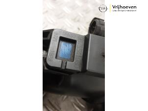 Intercooler Rohr van een Opel Crossland (X) 1.2 Turbo 12V 2019