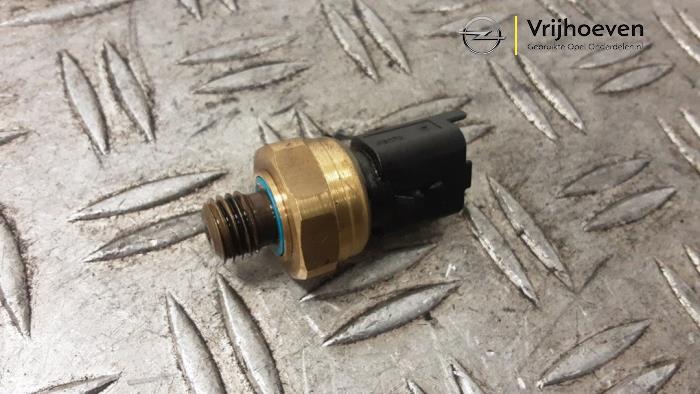 Gebrauchte Öldrucksensor Opel Crossland (X) 1.2 Turbo 12V Euro 6d-temp Preis € 15,00 Margenregelung angeboten von Autodemontage Vrijhoeven B.V.