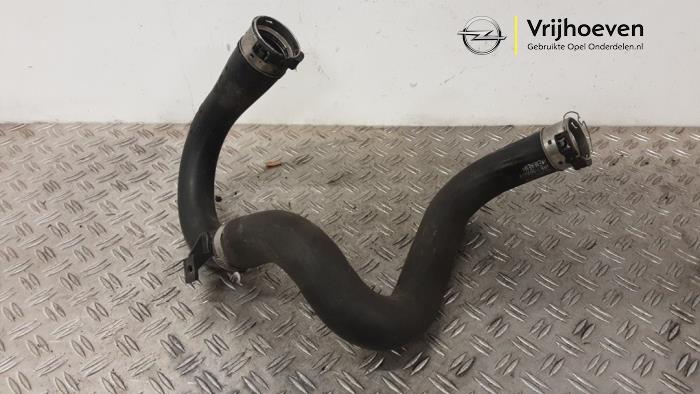 Gebrauchte Intercooler Schlauch Opel Adam 1.0 Ecotec 12V SIDI Turbo Preis € 40,00 Margenregelung angeboten von Autodemontage Vrijhoeven B.V.