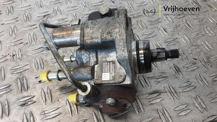 Used Mechanical fuel pump Opel Astra K Sports Tourer 1.6 CDTI 136 16V Price € 95,00 Margin scheme offered by Autodemontage Vrijhoeven B.V.