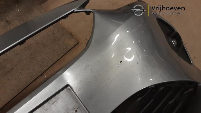 Pare-chocs avant d'un Opel Corsa F (UB/UH/UP) 1.2 Turbo 12V 100 2020