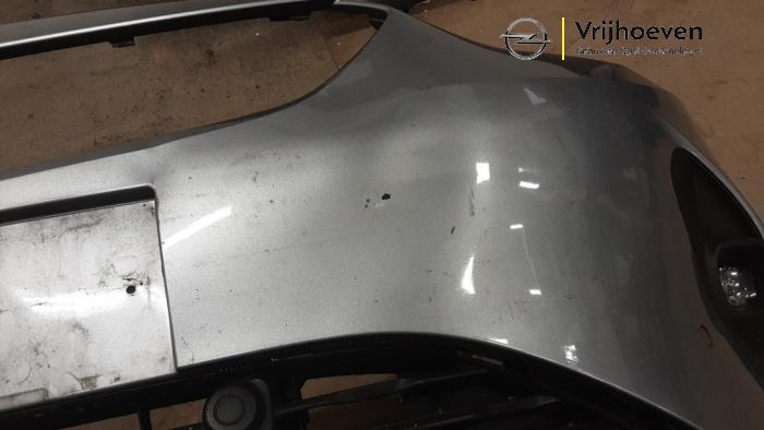 Pare-chocs avant d'un Opel Corsa F (UB/UH/UP) 1.2 Turbo 12V 100 2020