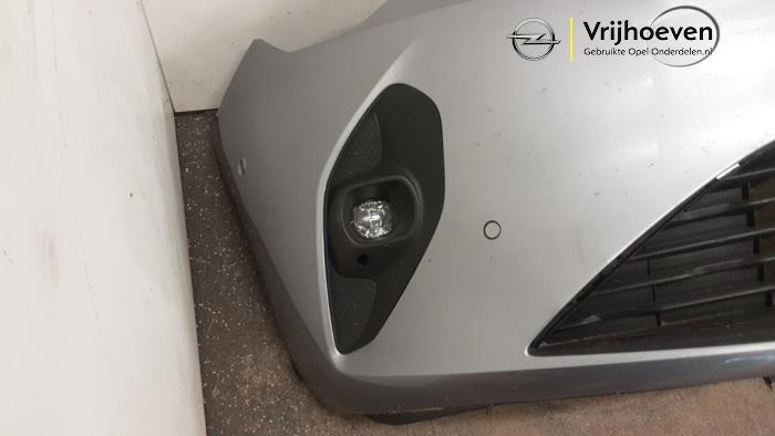 Pare-chocs avant d'un Opel Corsa F (UB/UH/UP) 1.2 Turbo 12V 100 2020