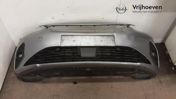 Pare-chocs avant d'un Opel Corsa F (UB/UH/UP) 1.2 Turbo 12V 100 2020