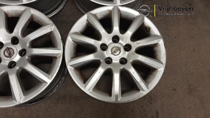 Kit jantes d'un Opel Astra H SW (L35) 1.6 16V Twinport 2005