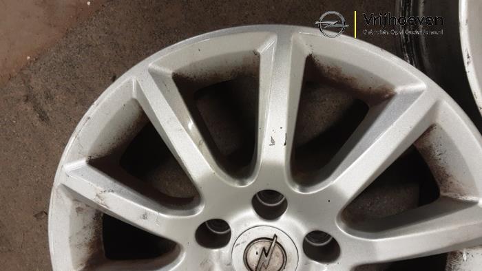 Kit jantes d'un Opel Astra H SW (L35) 1.6 16V Twinport 2005