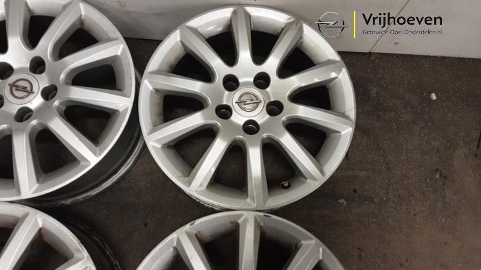 Kit jantes d'un Opel Astra H SW (L35) 1.6 16V Twinport 2005