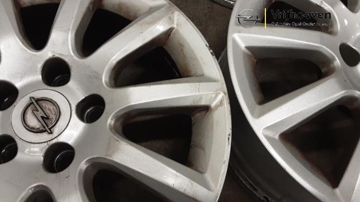 Kit jantes d'un Opel Astra H SW (L35) 1.6 16V Twinport 2005