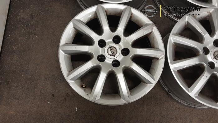 Kit jantes d'un Opel Astra H SW (L35) 1.6 16V Twinport 2005