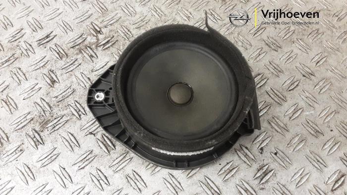 Używane Glosnik Opel Insignia Grand Sport 1.5 Turbo 16V 140 Cena € 20,00 Procedura marży oferowane przez Autodemontage Vrijhoeven B.V.
