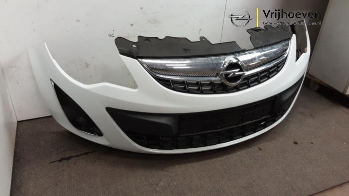 Pare-chocs avant d'un Opel Corsa D 1.2 16V LPG 2012