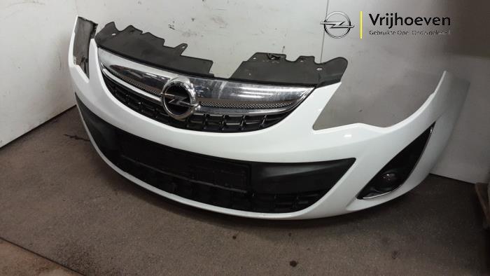 Pare-chocs avant d'un Opel Corsa D 1.2 16V LPG 2012