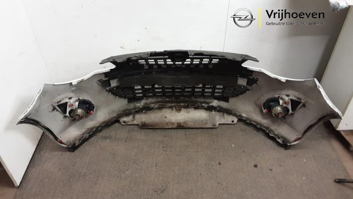 Pare-chocs avant d'un Opel Corsa D 1.2 16V LPG 2012