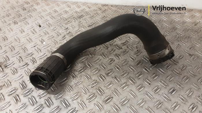 Gebrauchte Intercooler Schlauch Opel Insignia Grand Sport 1.5 Turbo 16V 140 Preis € 30,00 Margenregelung angeboten von Autodemontage Vrijhoeven B.V.